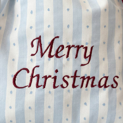 Geschenkbeutel für Weihnachten mit Stickerei Merry Christmas mit Schlüsselanhänger