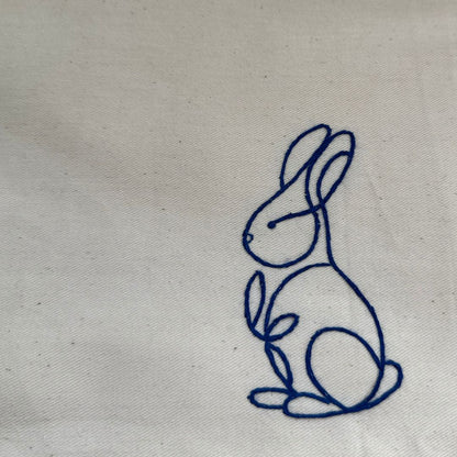 Ostertasche Stoff Kinder blau mit Hasen-Motiv - wiederverwendbare handgemachte Geschenktasche Ostern