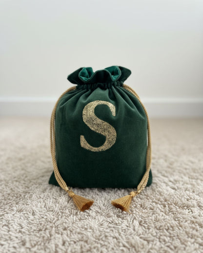 Personalisierter Beutel Smaragdgrün Weihnachten - Nachhaltige Geschenkidee Samt-Stoff handgemacht