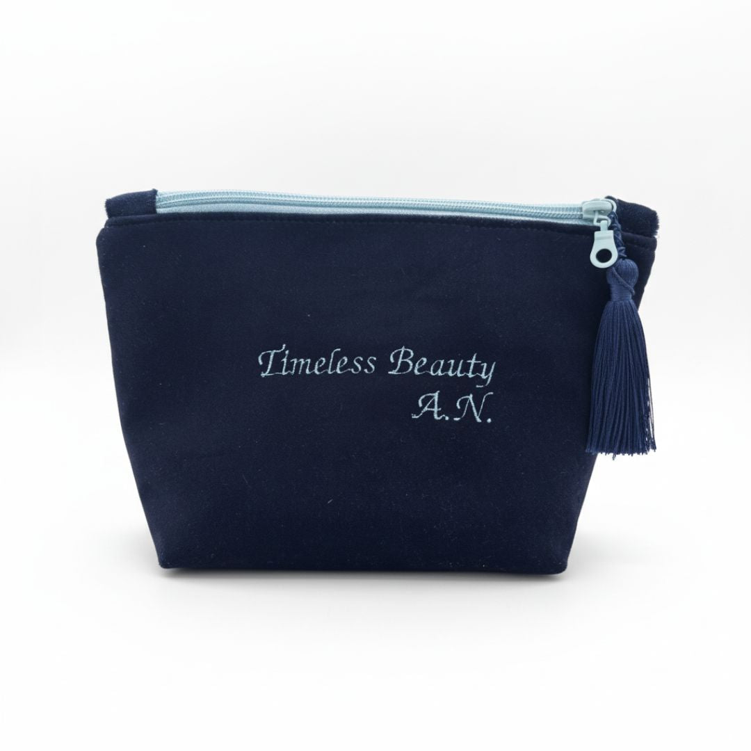 Bestickte Samt Kosmetiktasche in Dunkelblau – personalisiert mit Name oder Initialen, handgemacht